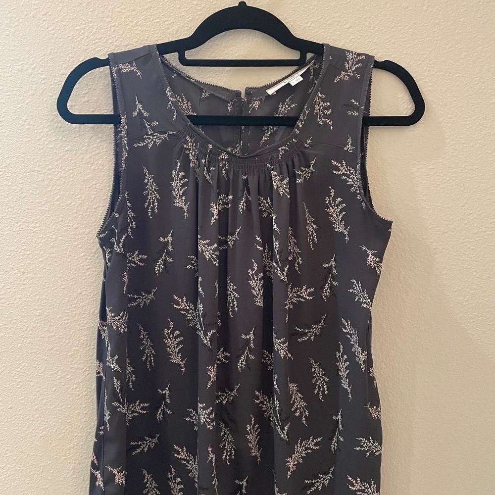 LOFT Sleeveless Blouse, Size Small, Gray with pink and white flowers